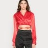Nly by Nelly WRAP BLOUSE - Langarmshirt in Rot für Damen | Elegante Bluse mit Wickeldesign -Nly by Nelly Verkaufsladen bfcc754210d44997837b0f6b826a694d