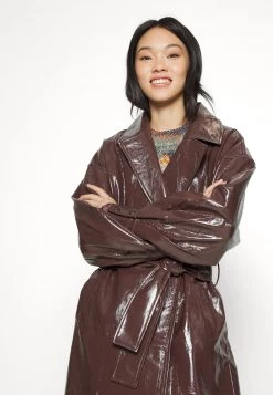 Nly by Nelly WRAP COAT - Klassischer Damenmantel in Braun | Elegante Mäntel für Damen -Nly by Nelly Verkaufsladen c0a334bb38aa48c29df6462aade20571