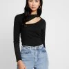 Nly by Nelly CUT OUT Langarmshirt - Elegantes Langarmshirt für Damen in Schwarz -Nly by Nelly Verkaufsladen c0b0329bbed4418b891176cd3f72ed60
