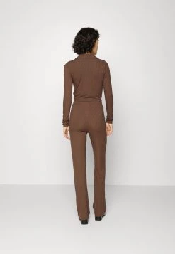 Nly by Nelly CUTE COLLAR SET - Stoffhose - Braun, Damen | Elegante Bluse & Hose | Trendige Damenbekleidung -Nly by Nelly Verkaufsladen c19dc68810654e818a0d6357e4e79476