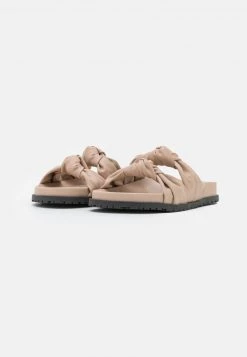 Nly by Nelly DOUBLE TWIST - Beige Flache Pantoletten für Damen | Bequeme Freizeitschuhe -Nly by Nelly Verkaufsladen c23f6e5ff70042be983d943daa57cc6f