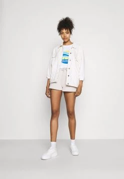 Nly by Nelly COZY SUMMER - Damen Shorts in Creme | Bequeme Sommer-Shorts für Frauen -Nly by Nelly Verkaufsladen c6ef7b6cab16423a9a9ad0561da502bb