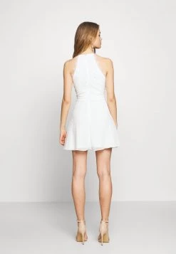 Nly by Nelly ADORABLE SPORTSCUT DRESS - Freizeitkleid in Weiß für Damen -Nly by Nelly Verkaufsladen c7d80218253a44d5bd56202d9c6925a1