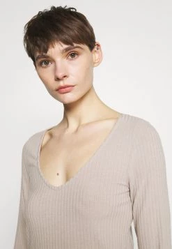 Nly by Nelly FLIRTY SET - Stoffhose in Greige für Damen | Bequeme und stylische Stoffhose -Nly by Nelly Verkaufsladen c8f2302ee44d4c9d927fa1fd16f6a19c