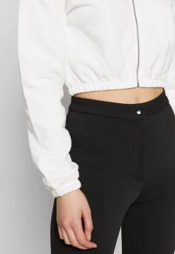 Nly by Nelly CROPPED ZIP HOODIE - Weiße Sweatjacke für Damen | Trendige Crop-Sweatshirts -Nly by Nelly Verkaufsladen cf84fa379bd1479db185aed5dd412a55