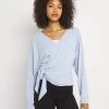 Nly by Nelly Luxurious Wrap Langarmshirt - Light Blue | Damen | Elegantes Langarmshirt für Frauen