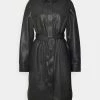 Nly by Nelly LONG PU SHACKET - Kurzmantel in Schwarz für Damen | Stilvoller Kurzmantel aus Lederoptik -Nly by Nelly Verkaufsladen d70d01c42f3e484d9119b1d6ecb3f30d