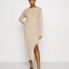 Nly by Nelly TWISTED BACK DRESS - Strickkleid in Beige für Damen | Elegantes Design | Bequeme Passform -Nly by Nelly Verkaufsladen df441adff17548df85568a82056a8bb7