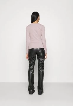 Nly by Nelly CUT OUT Langarmshirt - Mauve für Damen | Trendy Langarmshirts für Frauen -Nly by Nelly Verkaufsladen e2225277f88a4cbd9d0e0109ec3529f1