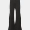 Nly by Nelly WONDERFUL CREPE PANTS - Elegante Stoffhose für Damen - Schwarz -Nly by Nelly Verkaufsladen e2542fa0f88e443591779efc114d10df