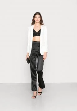 Nly by Nelly BLING ME SEQUIN BRALETTE - Glitzer Bralette Top Schwarz für Damen -Nly by Nelly Verkaufsladen e2a3cf4052d5468e8a0fe2a13eebd94b