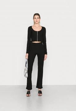 Nly by Nelly ZIP SET - Stoffhose in Schwarz für Damen | Bequeme und stylische Hose -Nly by Nelly Verkaufsladen ea5b5843e650463d916e3177e91758ff