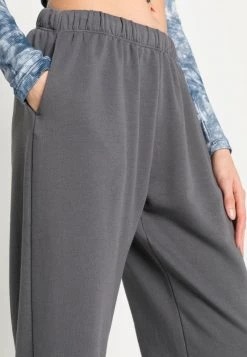 Nly by Nelly YOURSELF JOGGERS - Bequeme Jogginghose für Damen in Offblack -Nly by Nelly Verkaufsladen f303de3a6fa1473eb0850395a5009a95