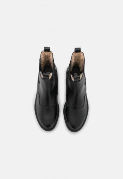 Nly by Nelly WARM CHELSEA BOOT - Stiefelette in Schwarz für Damen | Plateaustiefeletten -Nly by Nelly Verkaufsladen f51d00fd55f64b44b496a4aad45ee495