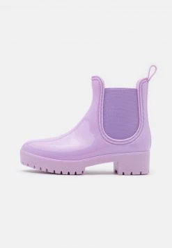 Nly by Nelly EVERYDAY CHELSEA BOOT - Gummistiefel Damen in Lavender | Stylische Regenstiefel für jeden Tag -Nly by Nelly Verkaufsladen f791a70b86cf483c85a86f1122eb2df4