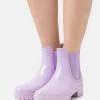 Nly by Nelly EVERYDAY CHELSEA BOOT - Gummistiefel Damen in Lavender | Stylische Regenstiefel für jeden Tag -Nly by Nelly Verkaufsladen f87bf201f15f4416baa0d5728f612a0e