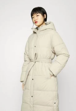 Nly by Nelly LONG PUFFER COAT - Beige Wintermantel für Damen | Warme Daunenjacke | Modebekleidung -Nly by Nelly Verkaufsladen f912446e540a4357a1d3f4d9496107c3
