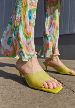 Nly by Nelly CLEAR VISION MULE - Pantolette Hoch in Grün für Damen | Bequeme Hohe Pantoletten -Nly by Nelly Verkaufsladen fb62db013be9409184bdfe7c4def01a9