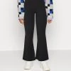 Nly by Nelly NOSTALGIA PANTS - Stoffhose in Schwarz für Damen | Bequeme Freizeithose -Nly by Nelly Verkaufsladen ff79f759188e4326a53f29237741e7be